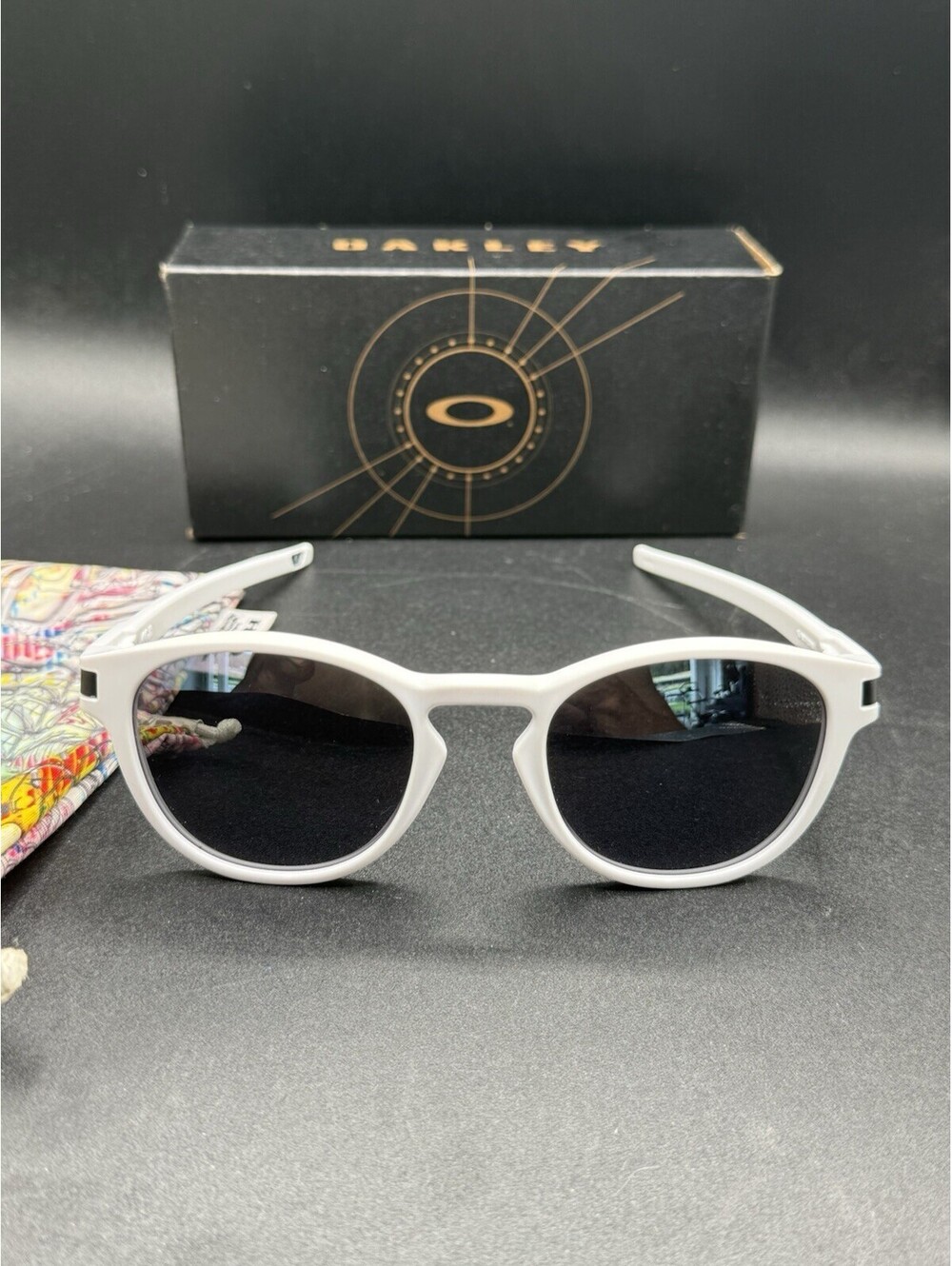 Oakley Latch Matte White/Grey Lenses